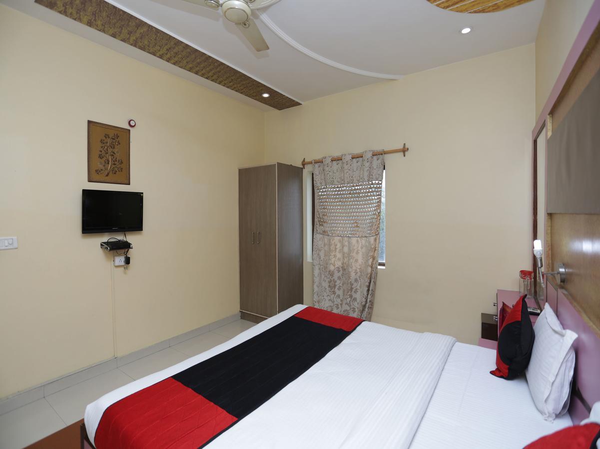Oyo 12221 Hotel M House 아그라 외부 사진
